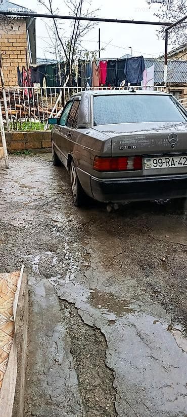 mercedes 190 satisi: Mercedes-Benz 190: 2 l | 1990 il Sedan — 7