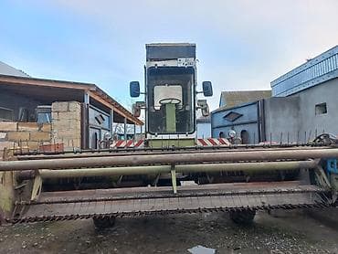 Автозапчасти: Taxıl biçən kombayn satılır. Xüsusiyyətlər: - Ön geniş biçin başlığı — 1