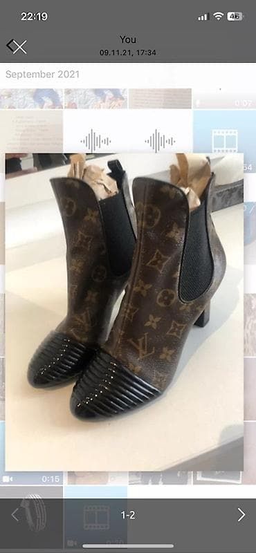 ceska ayaqqabi: Qadın botları – monoqram naxışlı, tünd qəhvəyi rəng palitrası ilə — 1