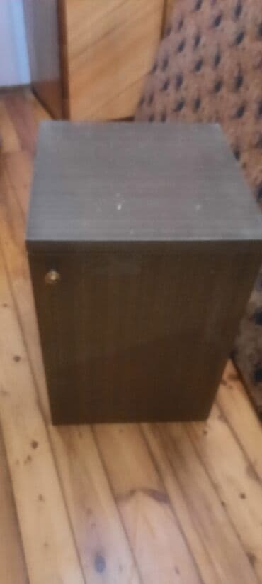 düyü: Taxta komod/kiçik tumbə - Klassik dizaynlı, qapalı model - Material — 2