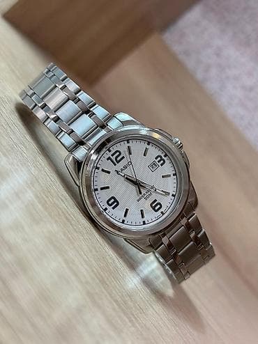 Qol saatı, Casio, rəng - Gümüşü