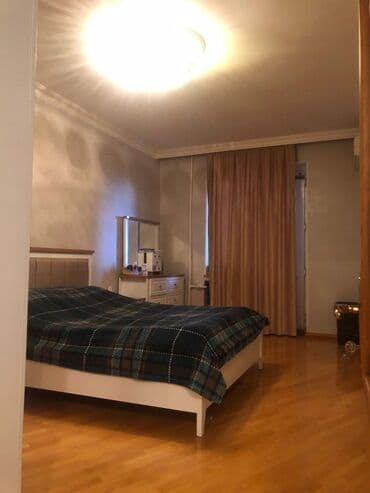 ecemi kirayə ev: Azadlıq metrosunun yanında. 130kv. Təmirli, əşyalı.4cü mərtəbə — 3