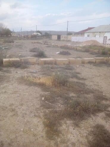 Ələt qılavnıda 6 sot torpaq satılır . Yaşayış olan yerdir . Bələdiyyə