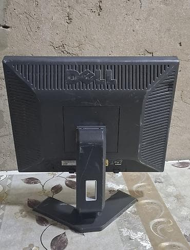 komputer dell: Dell LCD monitor Xüsusiyyətlər: - Ekran diaqonalı: təxminən 17–19 — 2