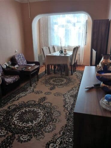 9 ci mikrorayon satilan evler: Bakı, 3 otaqlı, Köhnə tikili, m. Neftçilər, 82 kv. m — 1