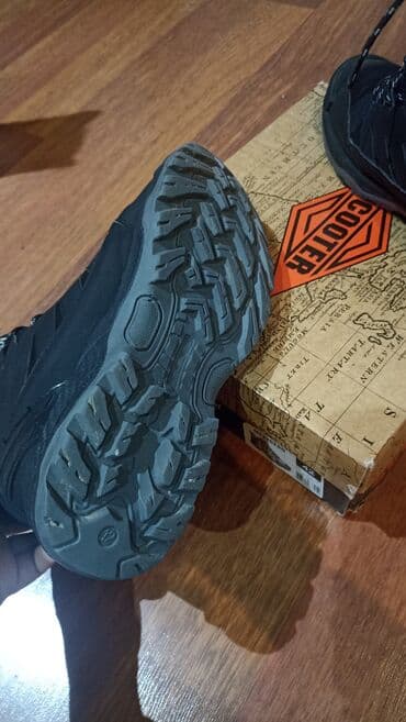 sukeçirməyən kişi sapoqları: Su keçirməyən bot. az geyilib. əla vəziyyətdədir. deaktiv olan — 7