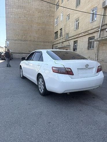 toyota corolla benzin: Toyota Camry – ağ rəngli sedan İli 2007,2,4 mator ideal veziyyetde — 3