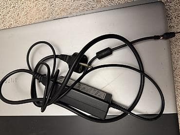 Samsung noutbuk (seriya: NP300/NP350 xətti görünüşündə) — 5