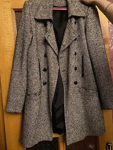 Kişi geyimləri: Kisi palto – balıqquyruğu (herringbone) naxışlı Razmer m-l Qiymet 20 — 2
