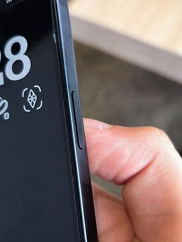 iphine: IPhone 15, 128 GB, Qara, Face ID — 6