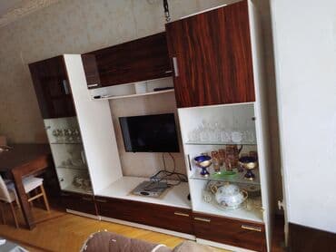 am şekili: İşlənmiş, Düz TV altlığı, Polkalı, Şüşəli — 3