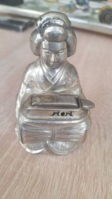 ikinci el sukute: Yapon geyşası formasında vintaj alışqan 1950–1970-ci illərə aid nadir — 1