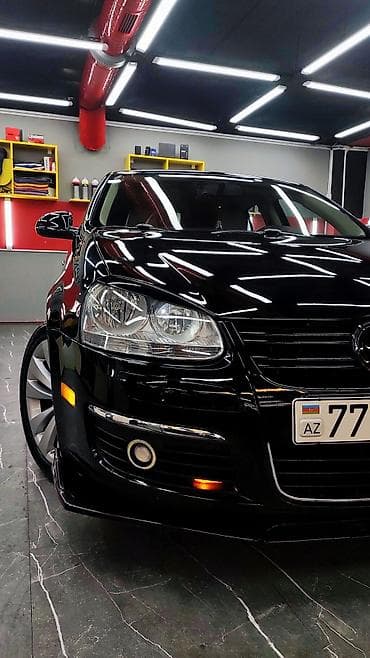 audi 6: Volkswagen Jetta: 2.5 l | 2010 il Sedan — 2
