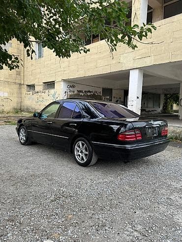toy dekor: Mercedes-Benz E320 (W210) sedan Xarici görünüş: - Qara rəng, klassik — 4