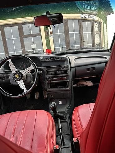 qalofqa vaz: Avtomobil: Lada Samara (VAZ 2114) hatchback, ağ rəng Kuzov: 5 qapılı — 1