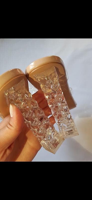 ayaqlar: Şəffaf zəncir naxışlı topuqlu qadın terlik/sandal YENIDIR GEYINILMEYIB — 4