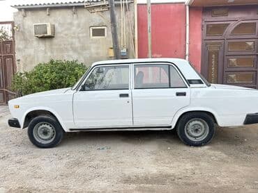 ravon nexia r3 satis merkezi: VAZ 2107, ağ rəng, sedan kuzov. Xarici: - Klassik xrom radiator — 7
