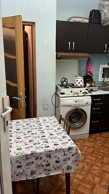 asan əmlak: •Hal hazrda evde 3 xanım var 1 xanım otaq Yoldașı axtarılır. •Ev — 4