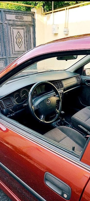 opel vektra a: Opel Vectra: 1.6 l | 1997 il 200000 km Sedan — 7
