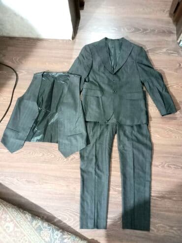 прокат мужских костюмов в баку: Kişi üçlü kostyum dəsti - Rəng: tünd boz (yüngül xətli/çəkici naxış) — 1