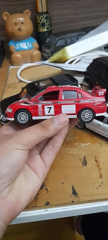 Mitsubishi Lancer Evo Kingsmart Markalı 1:36 Ölçü model vidinə görə — 3
