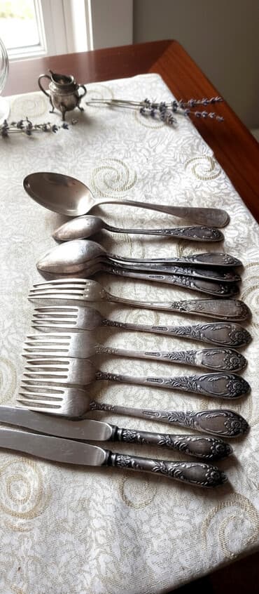 набор художника бишкек: Süfrə dəsti – gümüşü rəngli, klassik naxışlı metal çəngəl, qaşıq və — 1