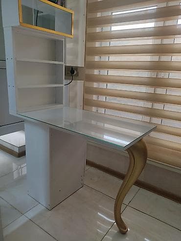 Düz masa, Siyirməli, Polkalı, Şüşə