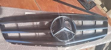 Aksesuarlar və tüninq: Mercedes-Benz radiator barmaqlığı (ön panjur)Mercedes C250 W204 2014cü — 1