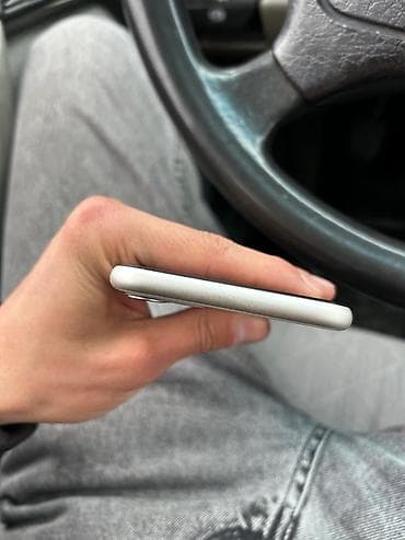 Məişət texnikası: IPhone 11, Ağ — 3