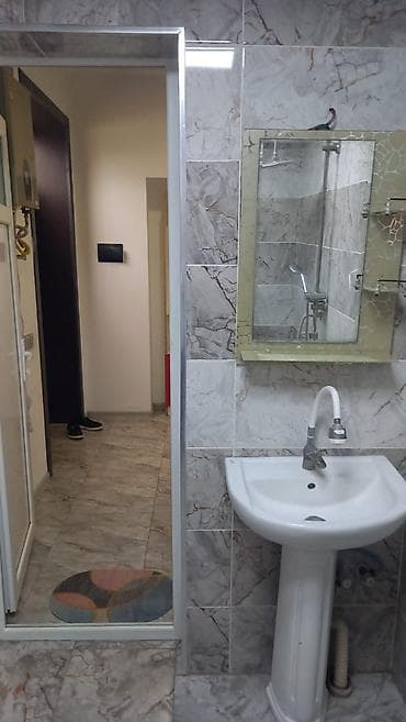 1 otagli evler: Xaçmaz şəhərində həyət evi kirayə verilir. 🏠 Ev yaşayış üçün tam — 9