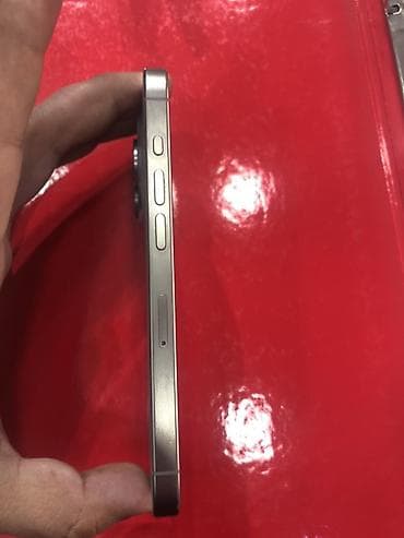 bilindir: IPhone 15 Pro, Natural Titanium — 4