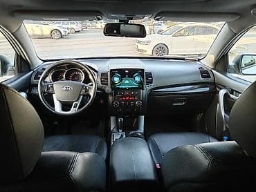 Kia – salon görüntüləri Model: Kia (sükan üzərində orijinal loqo və