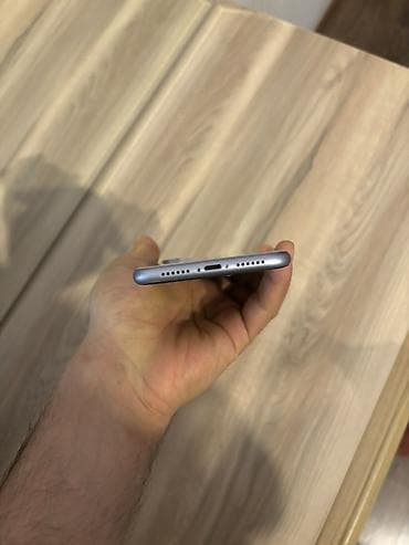 poco x3 nfs: Smartfon – tam ekranlı, çərçivələri nazik, şüşə ön panel və metal — 4