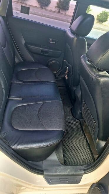 kia ceed: Kia Soul: 1.6 l | 2009 il Krossover — 5
