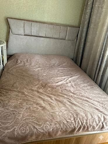 bedroom: Yataq otağı dəsti 2500azn alinib 1il once 970satilir Taxt dolab — 2