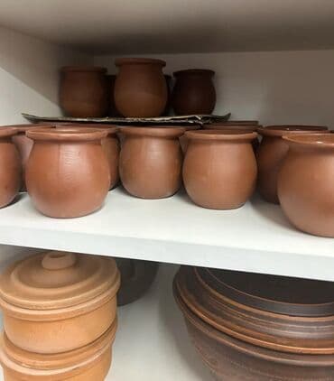 bakal: Saxsı qablar satılır.Pitiqabı,qatıqqabı,yeməkqabı,bakal.Çeşidlər — 3