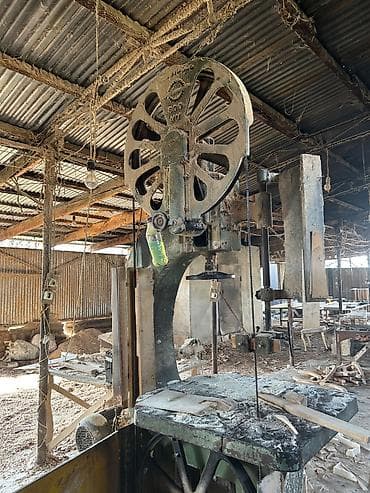 Mexaniki əl alətləri: Stul sexi satilir . Butun avadanliqlar islekdir Whatsapp ( 051 644 65 — 1