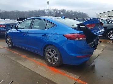 Hyundai: Hyundai Elantra sedan, mavi rəng. - Korpus: 4 qapılı, aerodinamik — 4