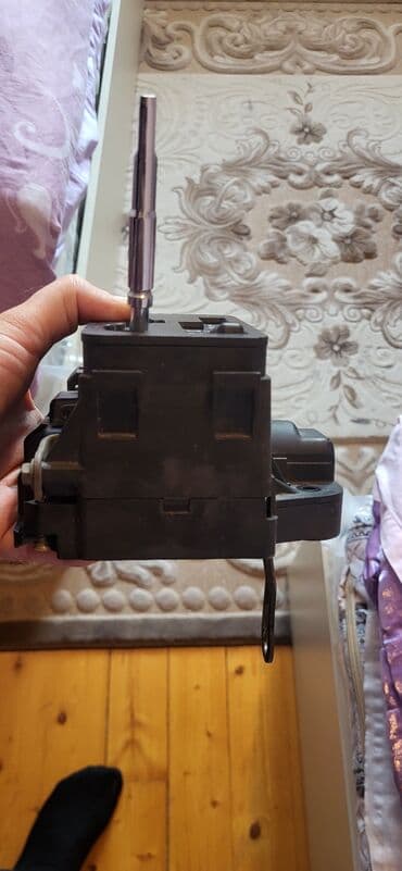 bmw x6 xdrive35d at: Avtomatik sürətlər qutusunun selektoru (gear şifter) – P R N D, 4, 3 — 4