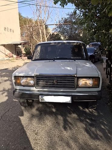 VAZ 2107, ağ rəng, sedan gövdə. Texniki xüsusiyyətlər: - Ön təkərli lalafo.az -da VAZ 2107, ağ rəng, sedan gövdə. Texniki xüsusiyyətlər: - Ön təkərli