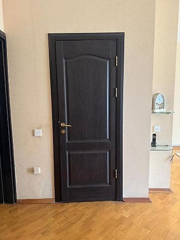 palıd qapı: Qapı – daxili istifadə üçün, tünd palıd rəngində klassik dizayn - — 2