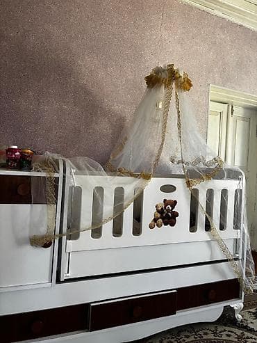 Oğlan və qız üçün, İşlənmiş, Dördbucaq, Beşik, Yellənmə mexanizm ilə — 1