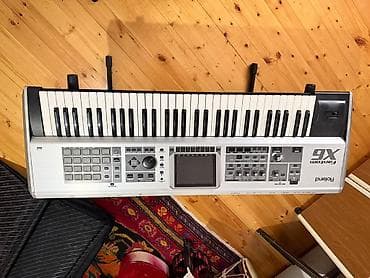 Sintezatorlar: Roland Fantom X6 sintezator/workstation - 61 klaviş, aftertouch və — 8