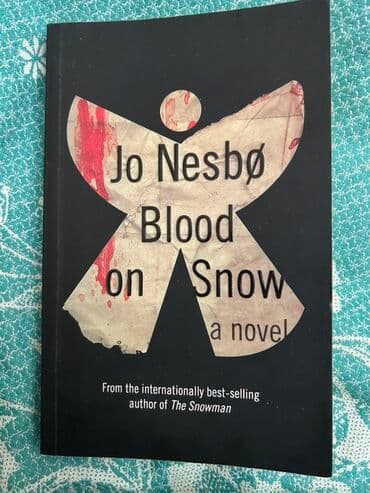 Jo Nesbø-nun "Qarda qar " romanı. Beynəlxalq bestseller olan "Qar