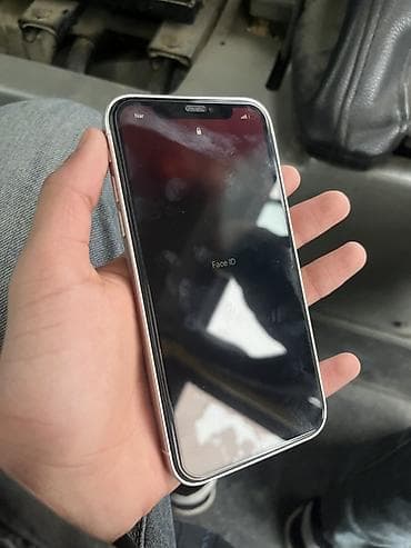 ipon 12: IPhone Xr, 128 GB, Qara, Face ID — 1