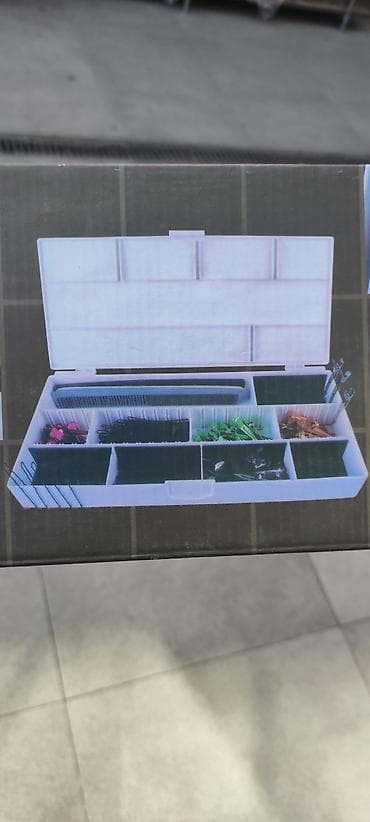 kosa və keçəl şəkilləri: Çox bölməli plastik təşkilatçı qutu - Saç aksessuarları, tikiş — 1