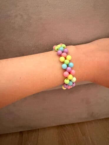 qizil bilərzik: Rəngarəng boncuklu qolbaq - Material: parlaq plastik boncuklar - Rəng — 3