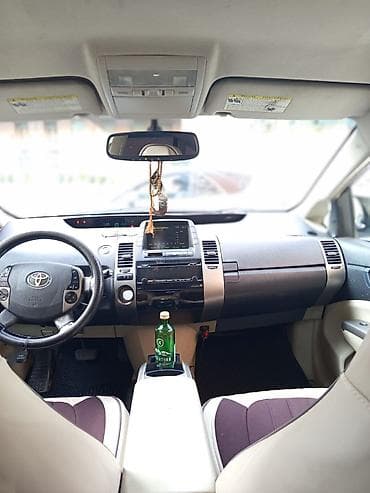 uaz satisi: Toyota Prius (2-ci nəsil) – hibrid liftbek Xüsusiyyətlər: - Rəng — 3