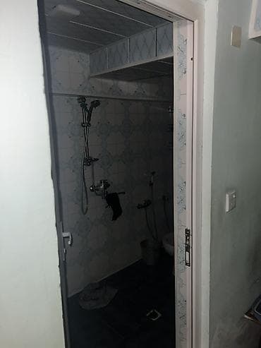 obyekt icaresi: Yerləşmə: Şəfi Sücinskin küç., 21 (küçə nişanı fotoda görünür) — 8