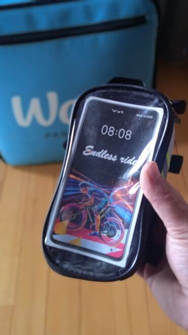 3 simli telefon: Wolt çantas təzədir + powerbank və kiçik şeyləri qoymaq üçün çanta + — 3